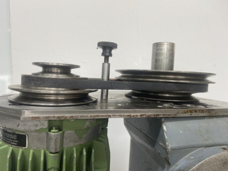 Vertikalfräskopf mit Pinolhub, Fräskopf mit Motorantrieb und MK5