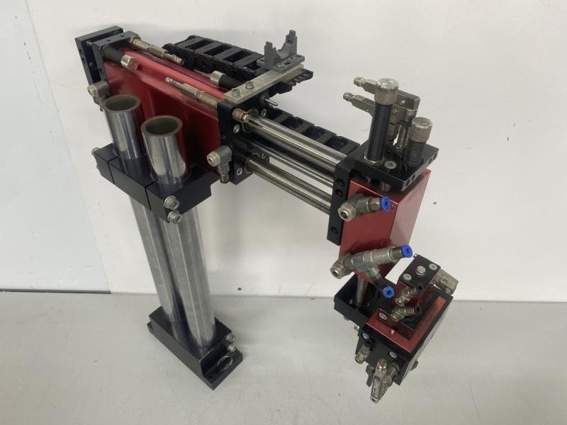 Pneumatischer Pick & Place Manipulator, Ladeeinheit wie Scara Roboter mit Parallel-Greifer