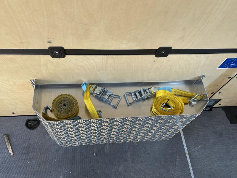 ALU Radkastenverkleidung mit Ablagefach für Transporter Radkastenschutz, Ergänzung zum Regalsystem, Einbauregal ALU Radkastenverkleidung mit Ablagefach für Transporter Radkastenschutz, Ergänzung zum Regalsystem, Einbauregal