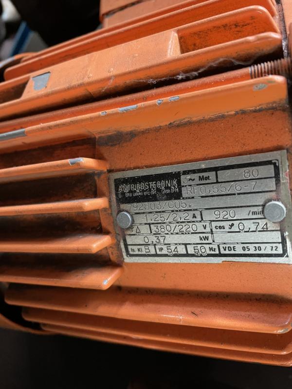 Elektromotor mit Getriebe - Getriebemotor mit Bremse