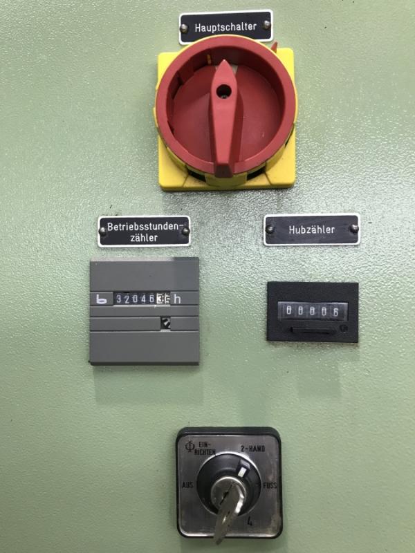 Einständer - Hydraulikpresse mit UVV