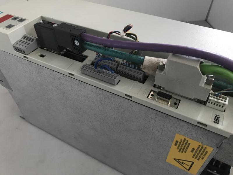 Kompakt PLUS Frequenzumrichter AC-AC, AC- Servoantrieb, Servosteller, Servoumrichter, Servoregler, Antriebsregler, Frequenzumrichter, Motion Control Kompakt PLUS Frequenzumrichter AC-AC, AC- Servoantrieb, Servosteller, Servoumrichter, Servoregler, Antriebsregler, Frequenzumrichter, Motion Control