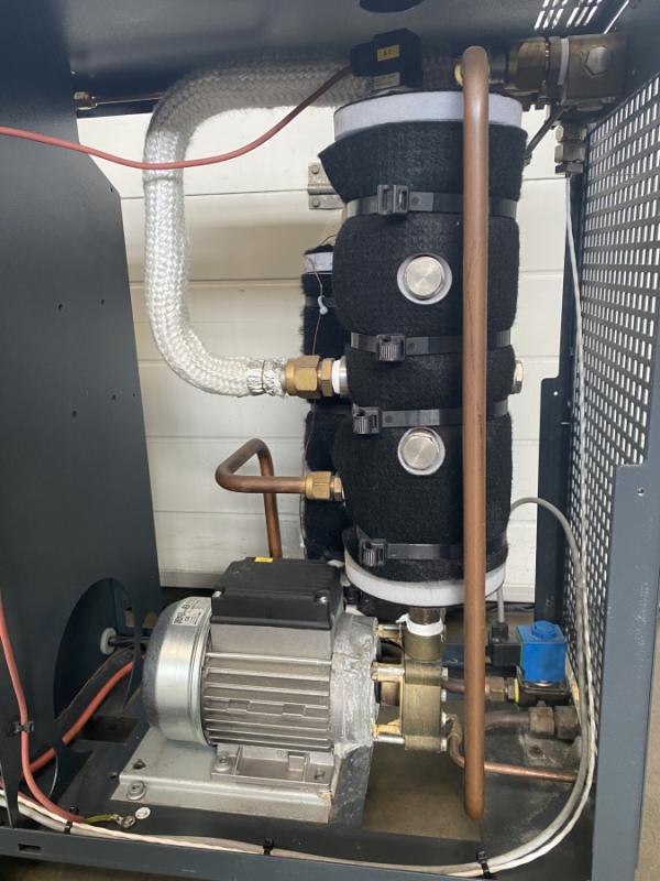 Universal Temperiergerät mit Elektroheizung und Anschlüssen für Fremdkühlung