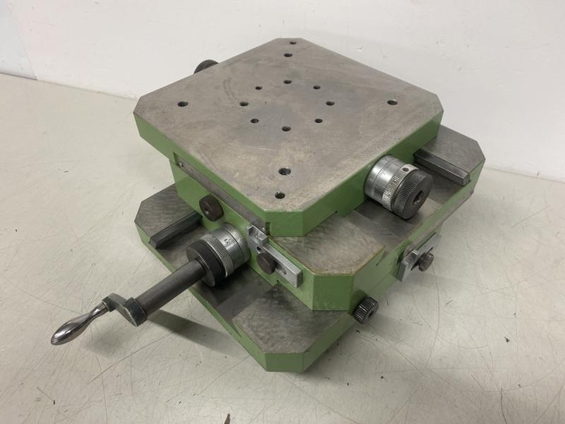 Kreuztisch mit Handrädern - Stempelfräseinrichtung