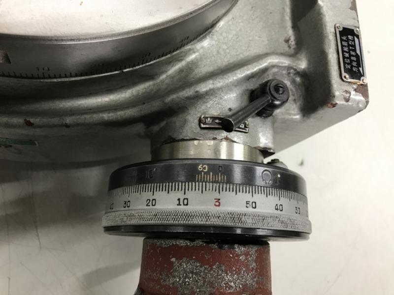 Rundtisch, Rundteiltisch mit Kurbel und Skala zum direkten und indirekten Teilen, Vertikal+Horizontal