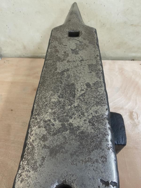 Amboss mit Rundhorn und Rechteckhorn Amboss Nordddeutsche Form