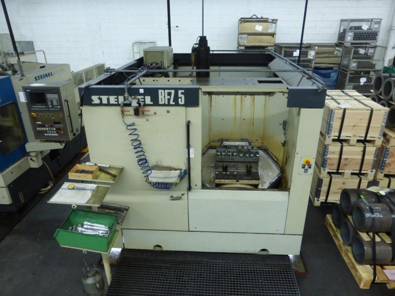 Horizontal Bearbeitungszentrum mit 2-fach Wechseltisch + SIEMENS Sinumerik 810, CNC Fräsmaschine BAZ