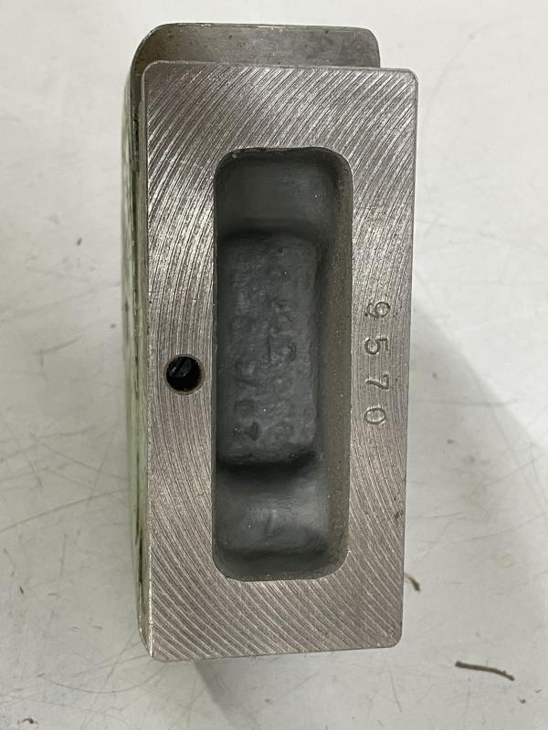 Gegenlager und Adapter für Fräsmaschine zum Horizontalfräsen Gegenlager und Adapter für Fräsmaschine zum Horizontalfräsen