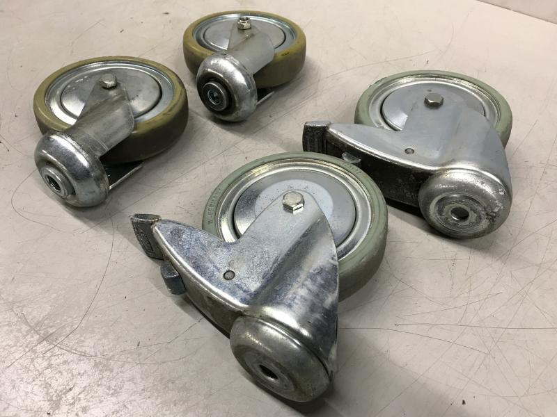 4 Stück Lenkrollen, wie Bockrollen, Stammschwimmer Lenkrolle mit zentrischer Schraub Montage