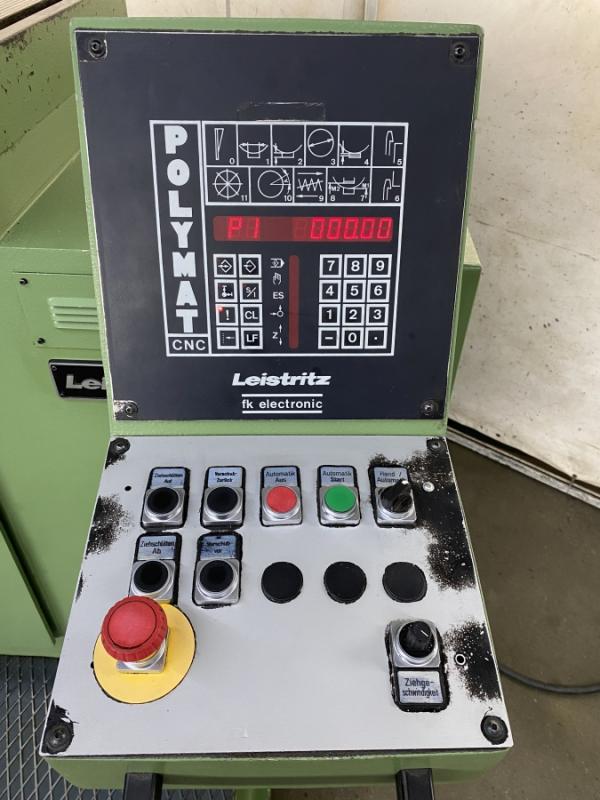 Hydraulische CNC Profil- und Nutenziehmaschine