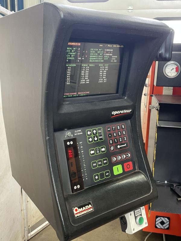 CNC Abkantpresse, Gesenkbiegemaschine mit 8-Achsen