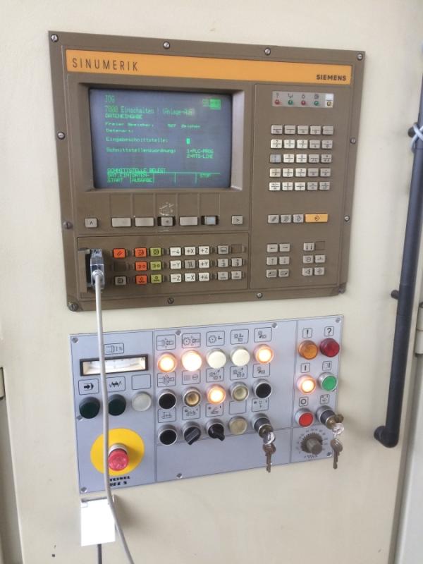 Horizontal Bearbeitungszentrum mit 2-fach Wechseltisch + SIEMENS Sinumerik 810, CNC Fräsmaschine BAZ