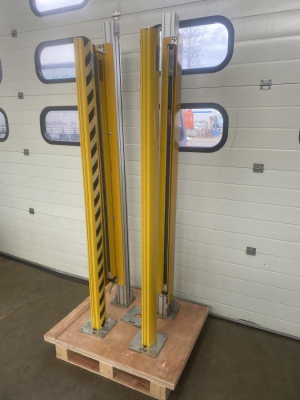 Mehrstrahl- Sicherheits- Lichtschranke, 1 Sender + 1 Empfänger + 2 Reflektoren