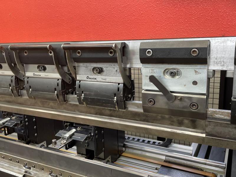CNC Abkantpresse, Gesenkbiegemaschine mit 8-Achsen