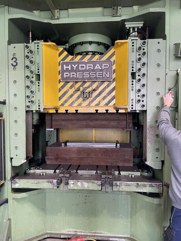 Doppelständer - Hydraulikpresse Doppelständer - Hydraulikpresse