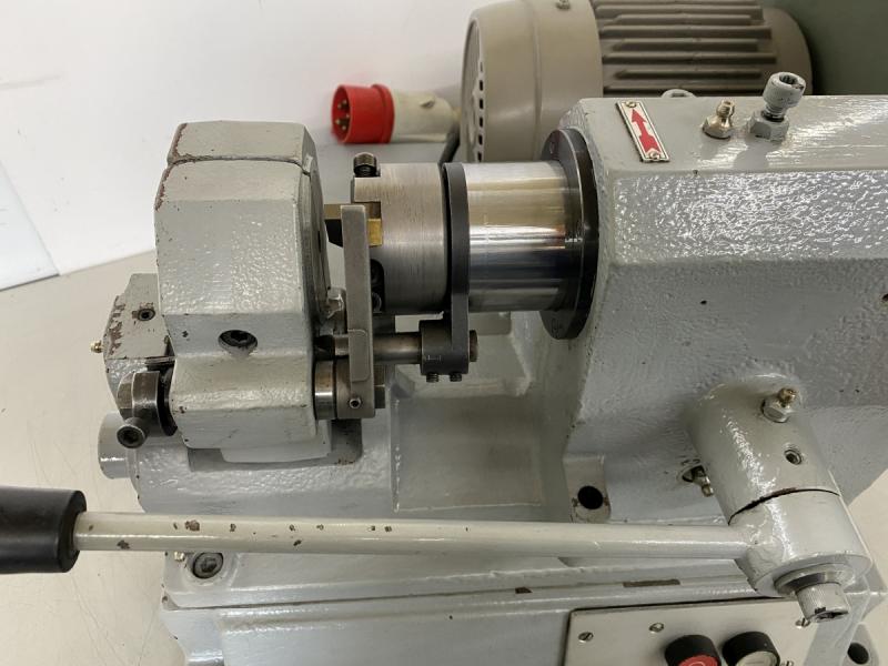 Endenbearbeitungsmaschine, Stangenandrehmaschine, Stangenanfasmaschine, Zentriermaschine