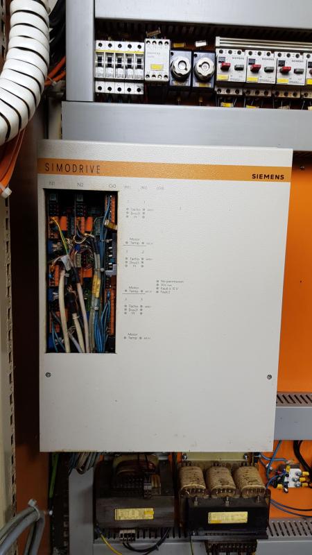 Transistor-Pulswechselrichter für Drehstrom- Vorschubantriebe mit analoger Regelung, Servosteller