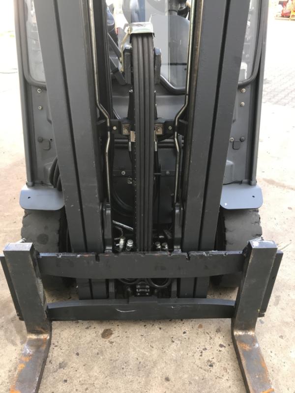 Elektro Gabelstapler Traglast 2500 kg mit Batterie aus Bj. 2019 + Ladegerät
