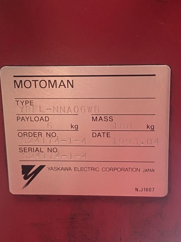 Schweißzelle mit 6-Achsen Industrieroboter, Schweißroboter