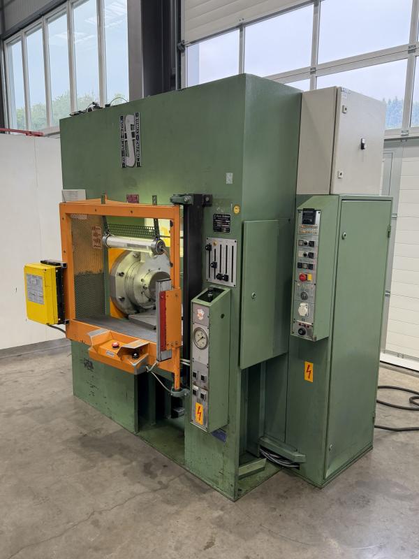 Doppelständer - Hydraulikpresse mit zusätzlichen Seitenzylinder Vertikal + Horizontal je 100 ton.