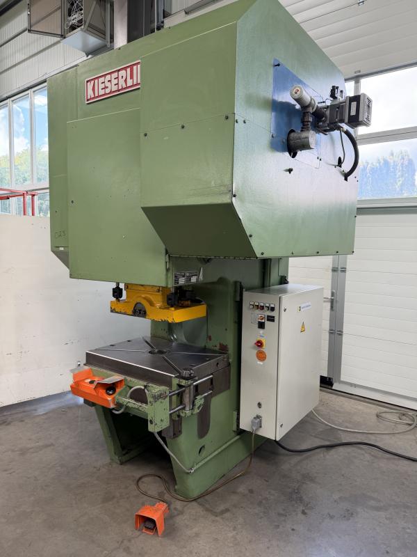 Einständer Exzenterpresse