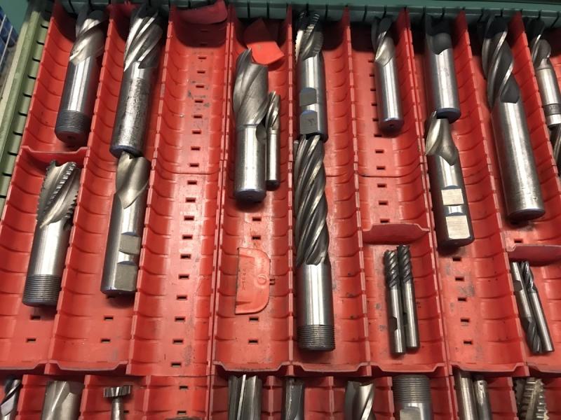 Posten Fräser (über 40 Stück), Schaftfräser, Schruppfräser, Radienfräser, Spiralbohrer