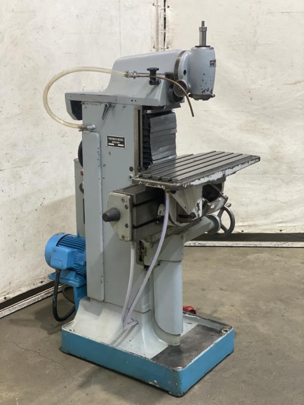 Univ. Werkzeugfräsmaschine