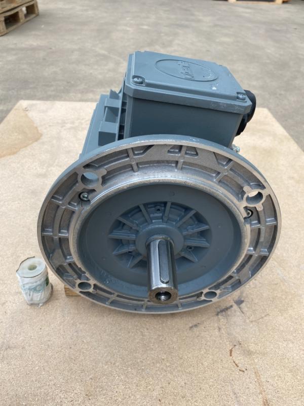 Drehstrom Elektromotor 3 kW Drehstrommotor Kraftstrommotor, E-Motor, Käfigläufer, Asynchronmotor Drehstrom Elektromotor 3 kW Drehstrommotor Kraftstrommotor, E-Motor, Käfigläufer, Asynchronmotor