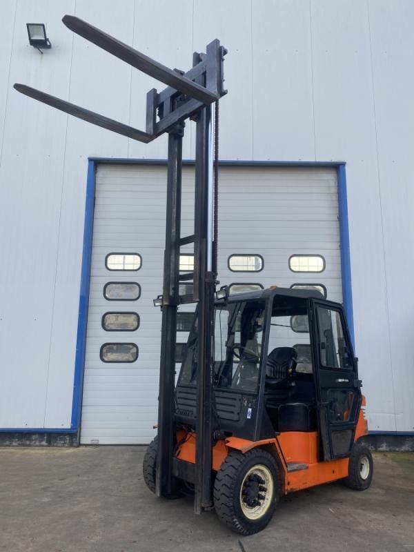 Diesel - Gabelstapler, Traglast 4500 kg, mit Hydrostatischem Antrieb wie Linde