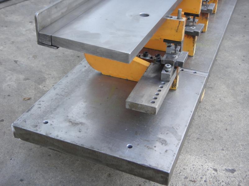 11 Stück Stanzbügel - Stanzwerkzeug mit Linar eingebauten Stanzbügeln, Stanzeinheit