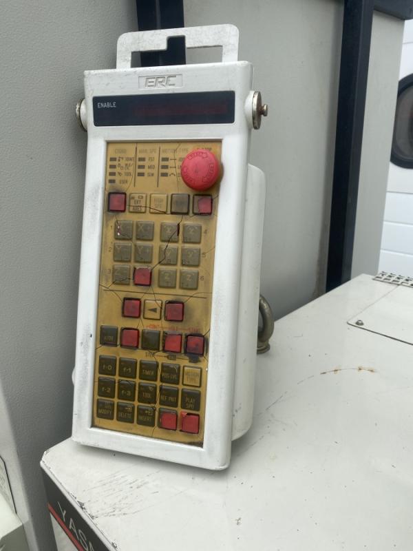 Schweißzelle mit 6-Achsen Industrieroboter, Schweißroboter