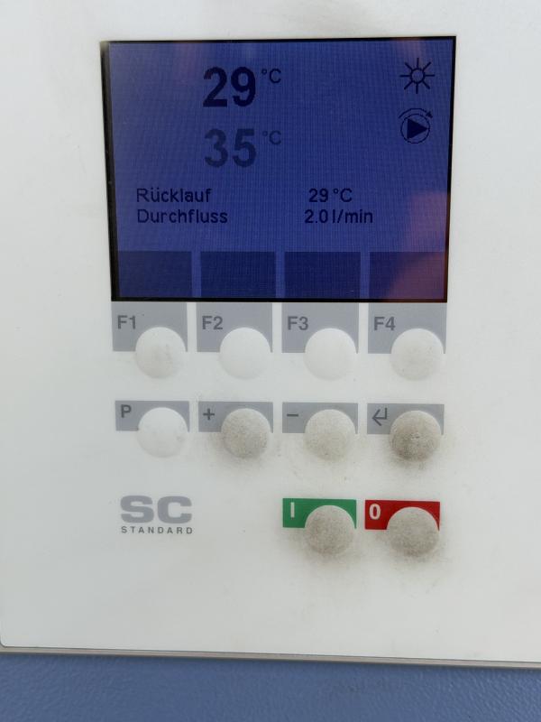 Universal Temperiergerät Oil Advanced mit Elektroheizung und Anschlüssen für Fremdkühlung