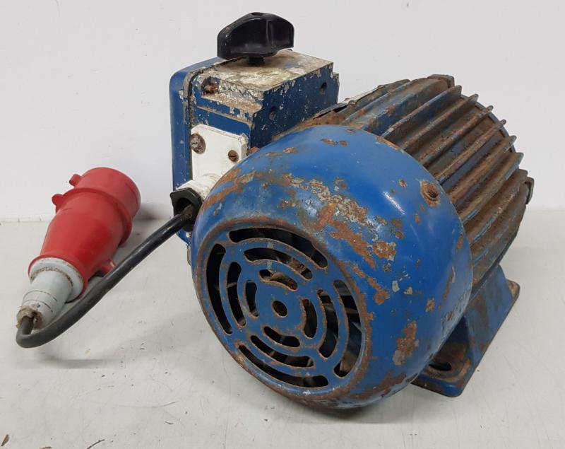 Drehstrom Elektromotor 2,2 kW (B3) mit Stern-Dreieck Schalter