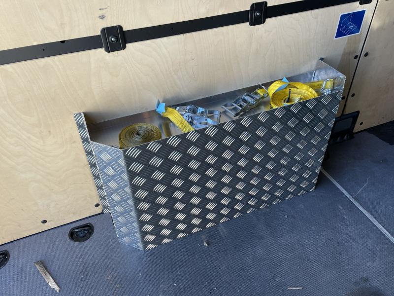ALU Radkastenverkleidung mit Ablagefach für Transporter Radkastenschutz, Ergänzung zum Regalsystem, Einbauregal ALU Radkastenverkleidung mit Ablagefach für Transporter Radkastenschutz, Ergänzung zum Regalsystem, Einbauregal