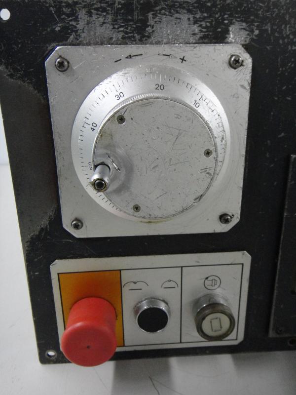 CNC Steuerung im Bedienpult / Maschinen-Bedienterminal, CNC Bahnsteuerung CNC Steuerung im Bedienpult / Maschinen-Bedienterminal, CNC Bahnsteuerung