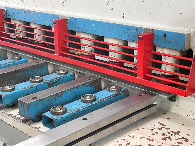 Werkstattüberholte Hydr. Tafelschere mit Anschlag Positioniersteuerung ELGO Werkstattüberholte Hydr. Tafelschere mit Anschlag Positioniersteuerung ELGO