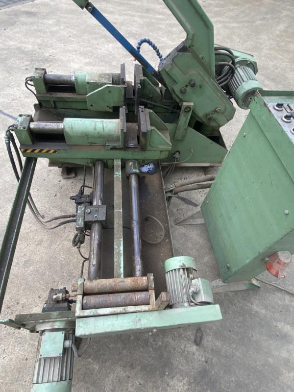 Hydr. Bügelsägeautomat mit Materialvorschub Ø 250 mm
