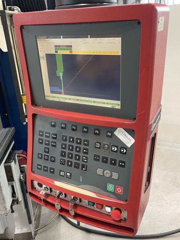 CNC Abkantpresse mit 6-Achsen Hinteranschlag und CYBELEC Steuerung