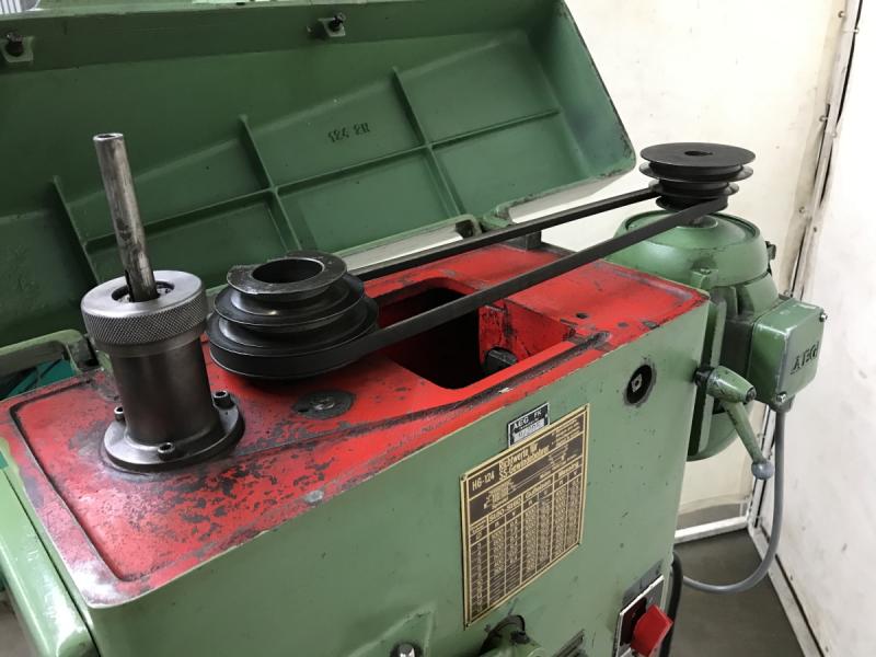 Innengewindeschneidmaschine, Gewindeschneidmaschine mit Leitpatrone