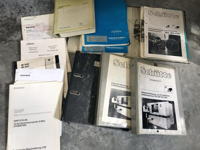 CNC Univ. Werkzeugschleifmaschine - Defekt - ohne Steuerung, mit Betriebsanleitung