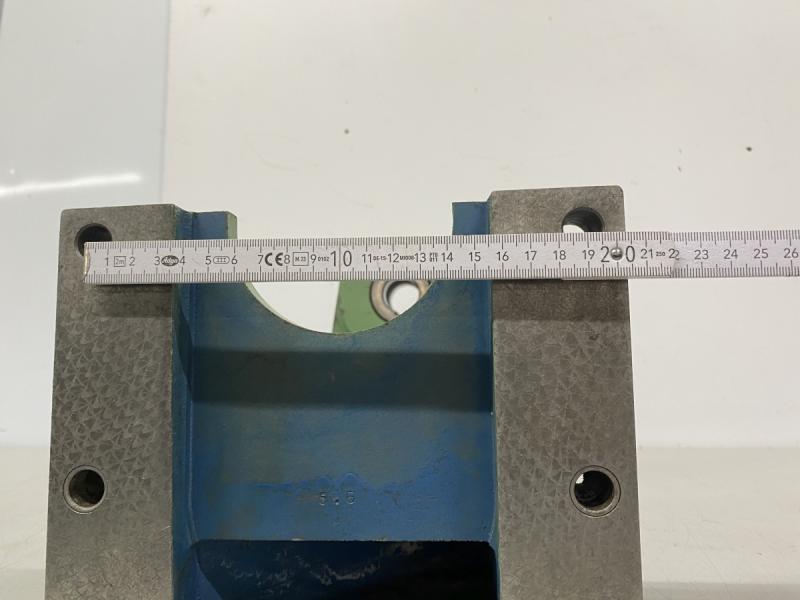 Gegenlager zum Horizontalfräsen, Lagerbock mit Stützlager für lange Fräsdorne, Horizontalbarbeitung