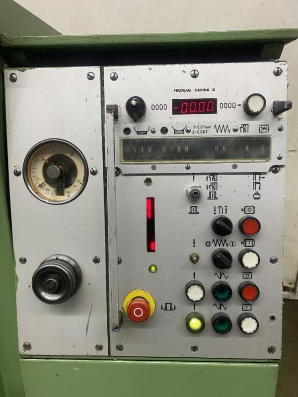 Hydraulische Nutenziehmaschine