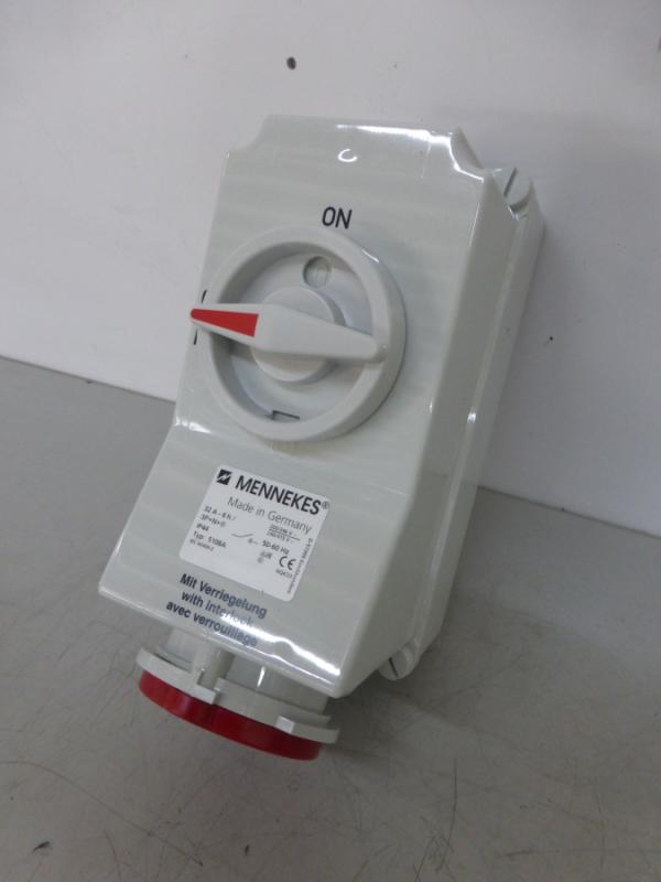 32 Amp. CEE-Wandsteckdose mit Schalter