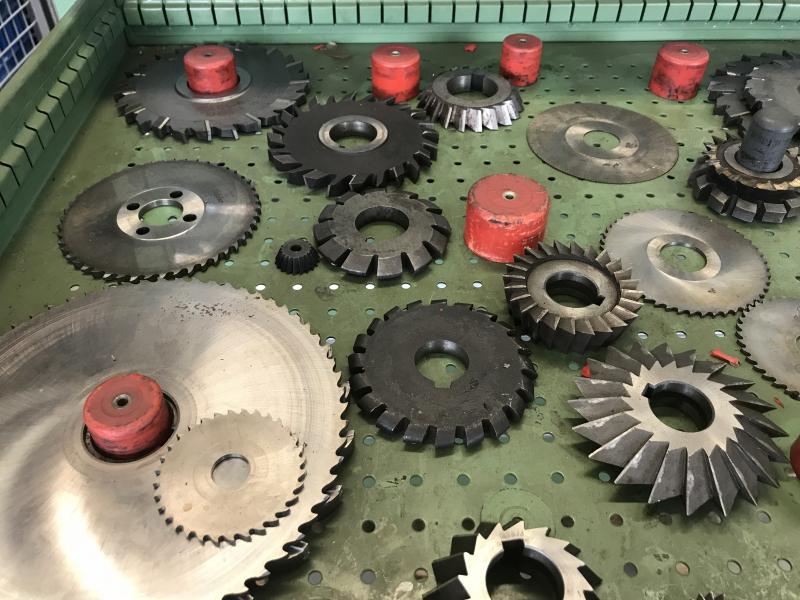 Posten Scheibenfräser (über 70 Stück), Sägeblätter, Schwalbenschwanzfräser,  Radiusfräser