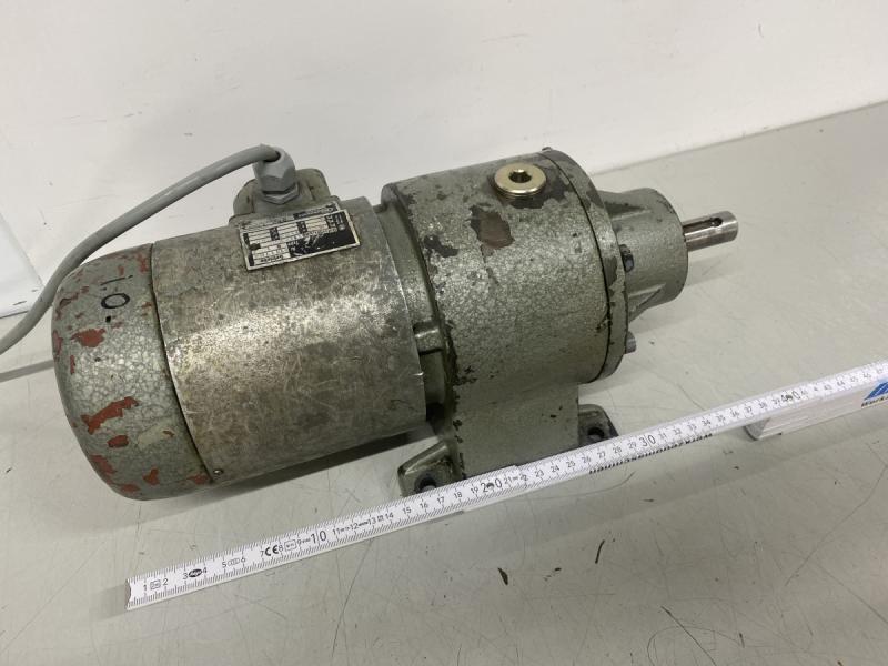 Stirnradgetriebemotor, Getriebemotor, Elektromotor, Käfigläufer, Drehstrommotor