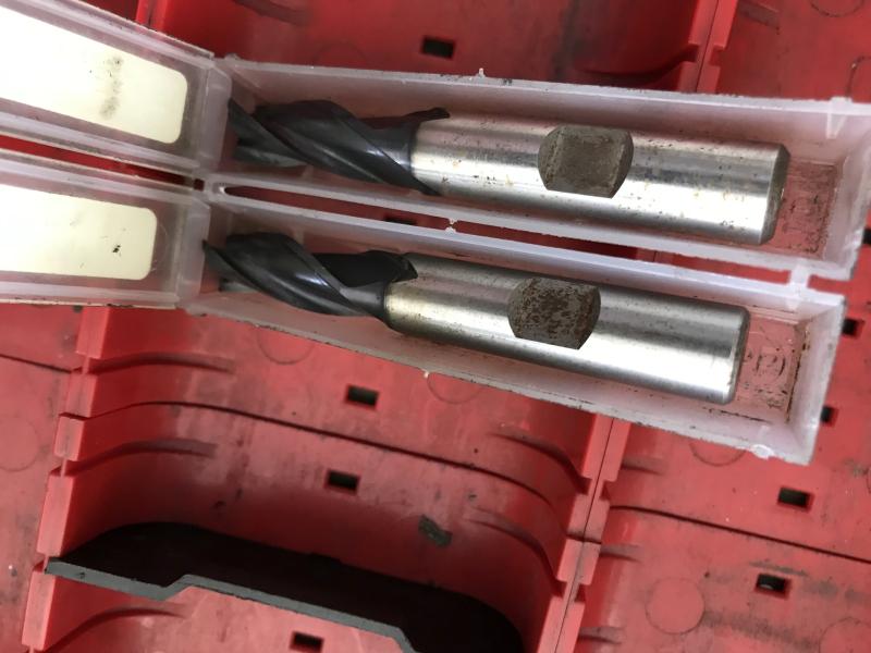 Posten Fräser, Schaftfräser, Schruppfräser, Schruppschlichtfräser, Radienfräser, Spiralbohrer, Reibahlen und Gewindebohrer