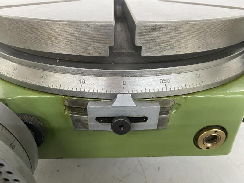 Rundtisch, Rundteiltisch mit Kurbel und Lochscheibe