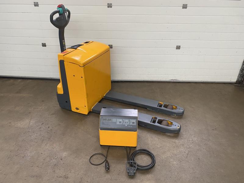 Elektro-Gehstapler, Niederflurhubwagen, Ameise, Deichselstapler