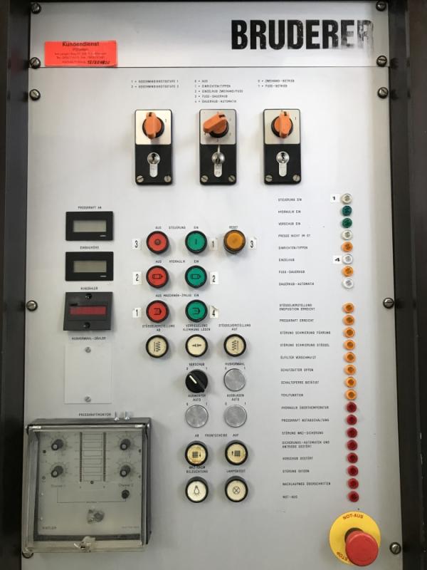 Hydr. Differenzwegpresse, Kniehebel Hydraulikpresse, Stanzautomat Feinschneidpresse, Kniehebelpresse