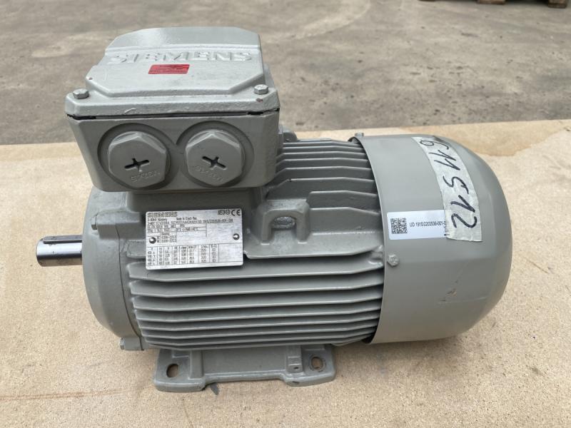 Drehstrom Elektromotor 3 kW Drehstrommotor Kraftstrommotor, E-Motor, Käfigläufer, Asynchronmotor Drehstrom Elektromotor 3 kW Drehstrommotor Kraftstrommotor, E-Motor, Käfigläufer, Asynchronmotor